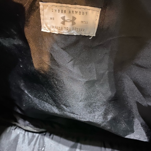 NWT! Under Armour Duffle Bag Black and White PERFECT for gym or over night trips - Picture 12 of 13